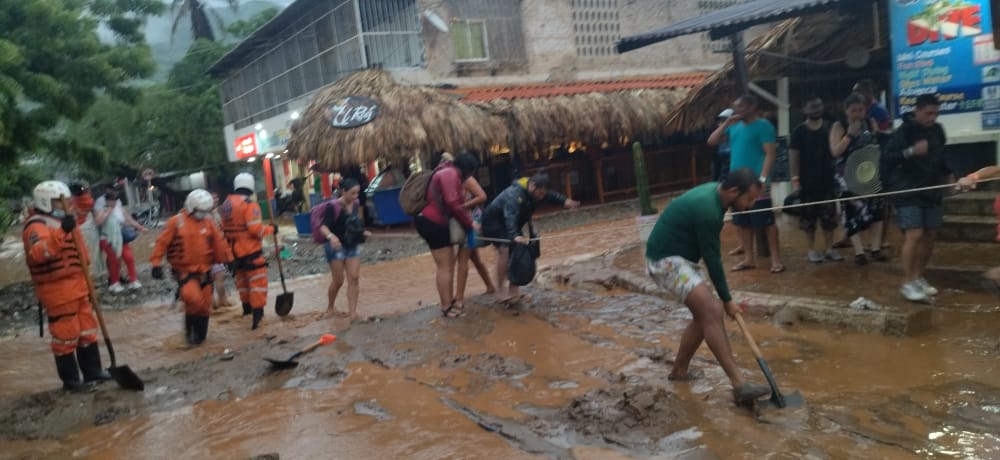 autoridades y organismos de socorro atienden las emergencias y evalúan las afectaciones de las lluvias