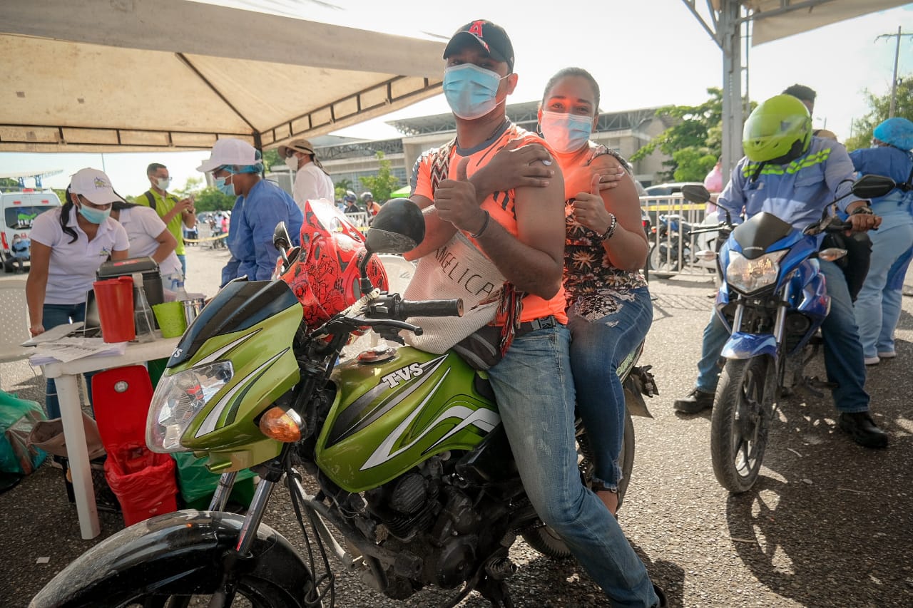 Jornada simultánea de vacunación en Drive Thru