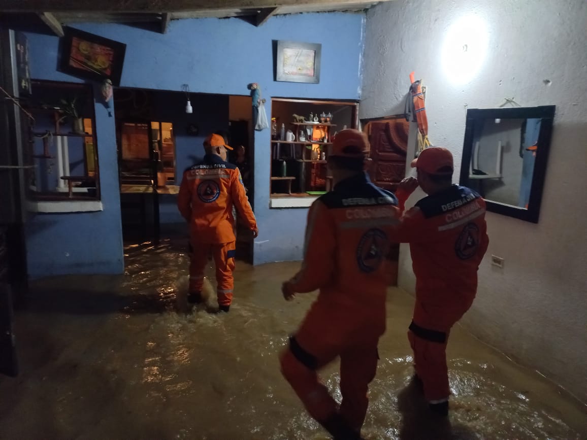 Organismos de socorro, acompañan a las autoridades para evitar tragedias