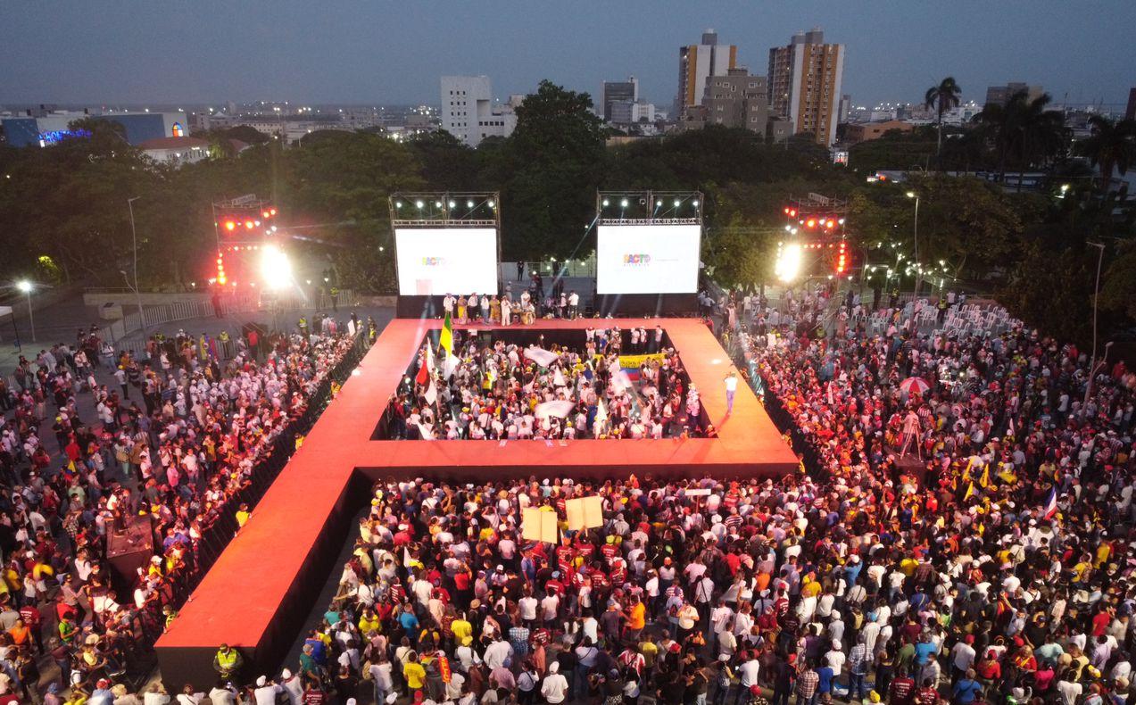 Precandidato a la presidencia Gustavo Petro.