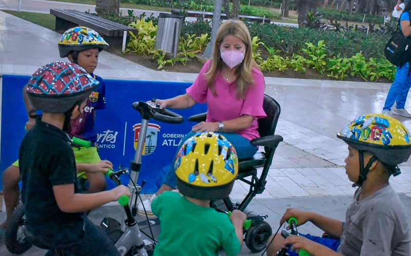 Indeportes oferta actividades en plaza de la paz