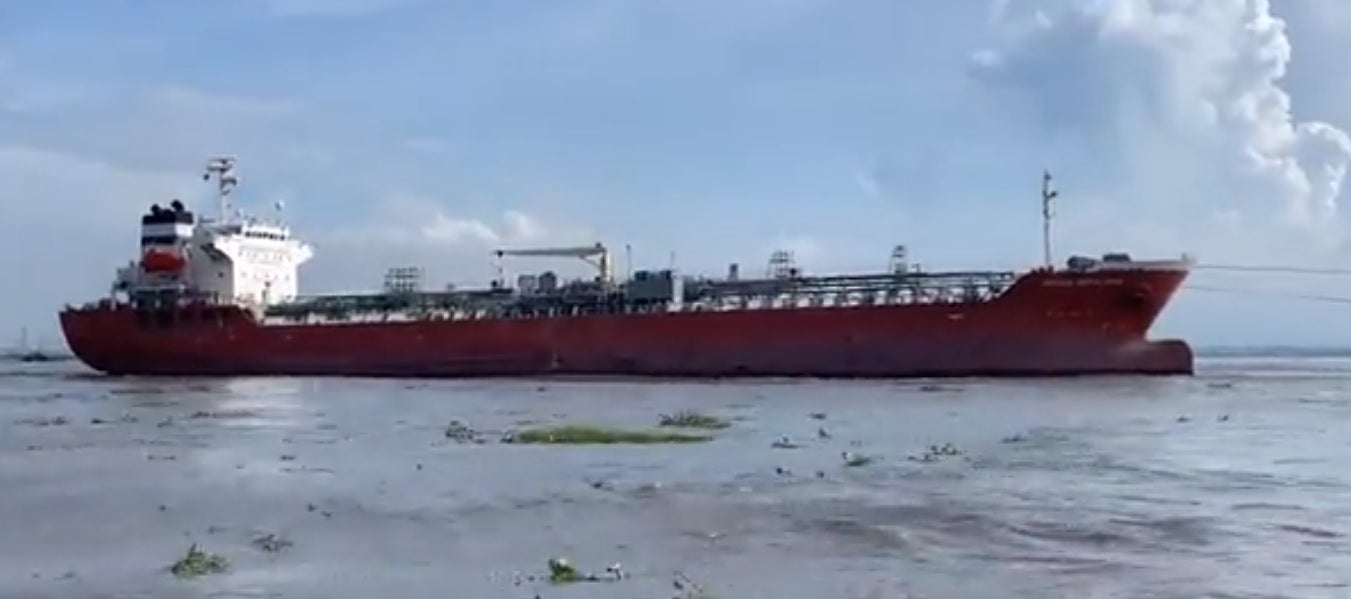 El buque de bandera filipina estaba cargado con benceno.