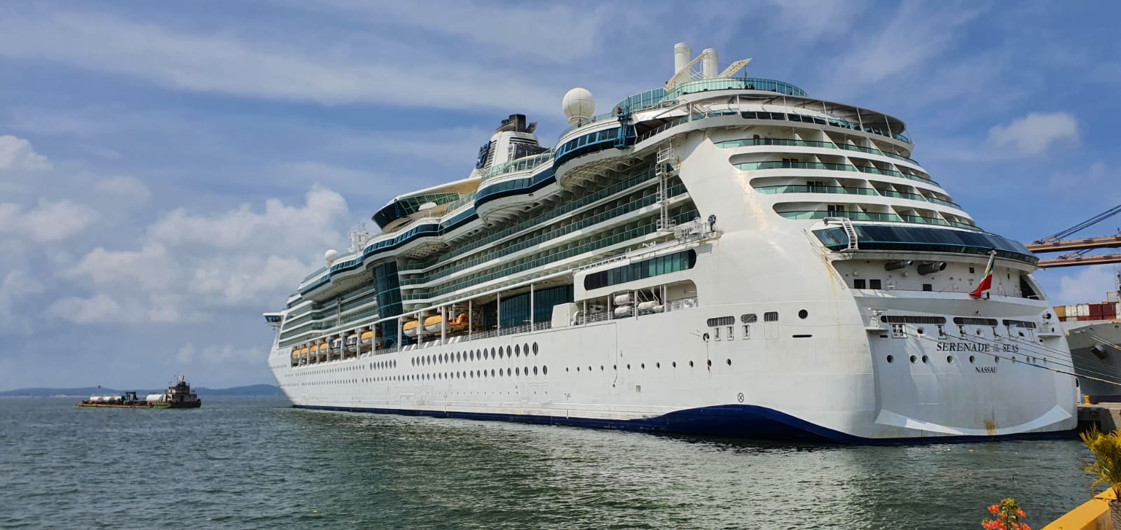 Crucero Serenade of the Seas, operado por Royal Caribbean,
