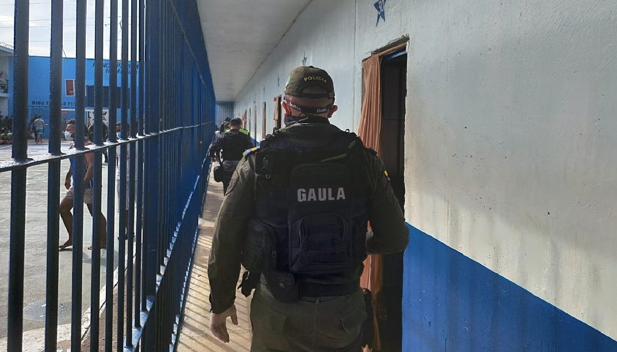 Incautaron celulares, drogas, agendas telefónicas, y otras cosas