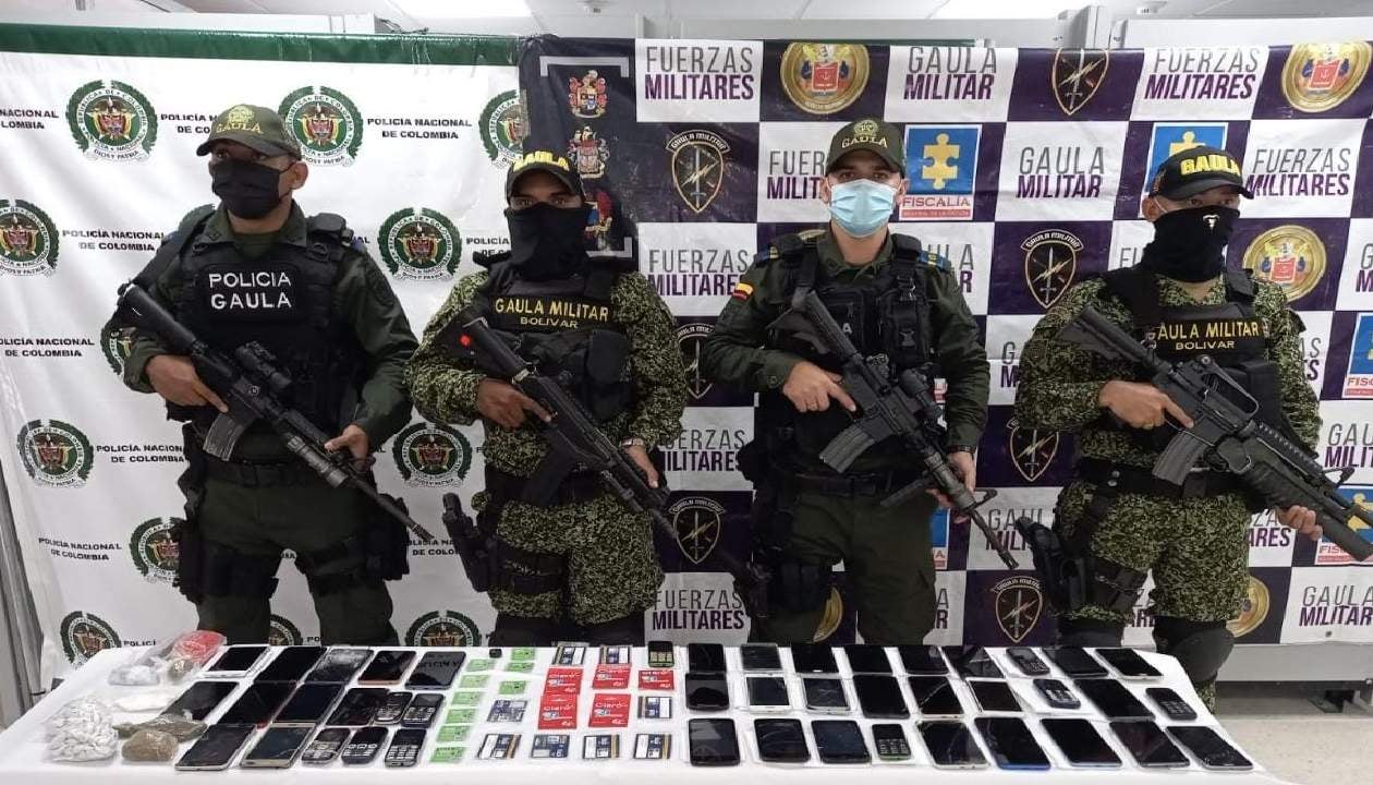 Encontraron celulares, drogas, armas, y mucho más