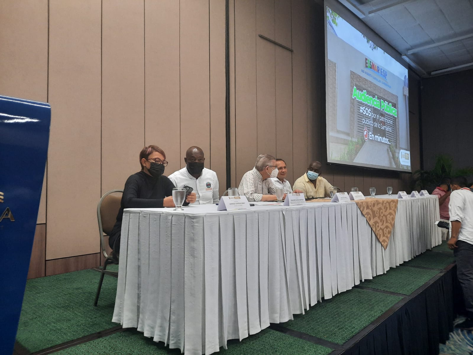 Los congresistas rechazaron la ausencia de superservicios y ministro de Vivienda