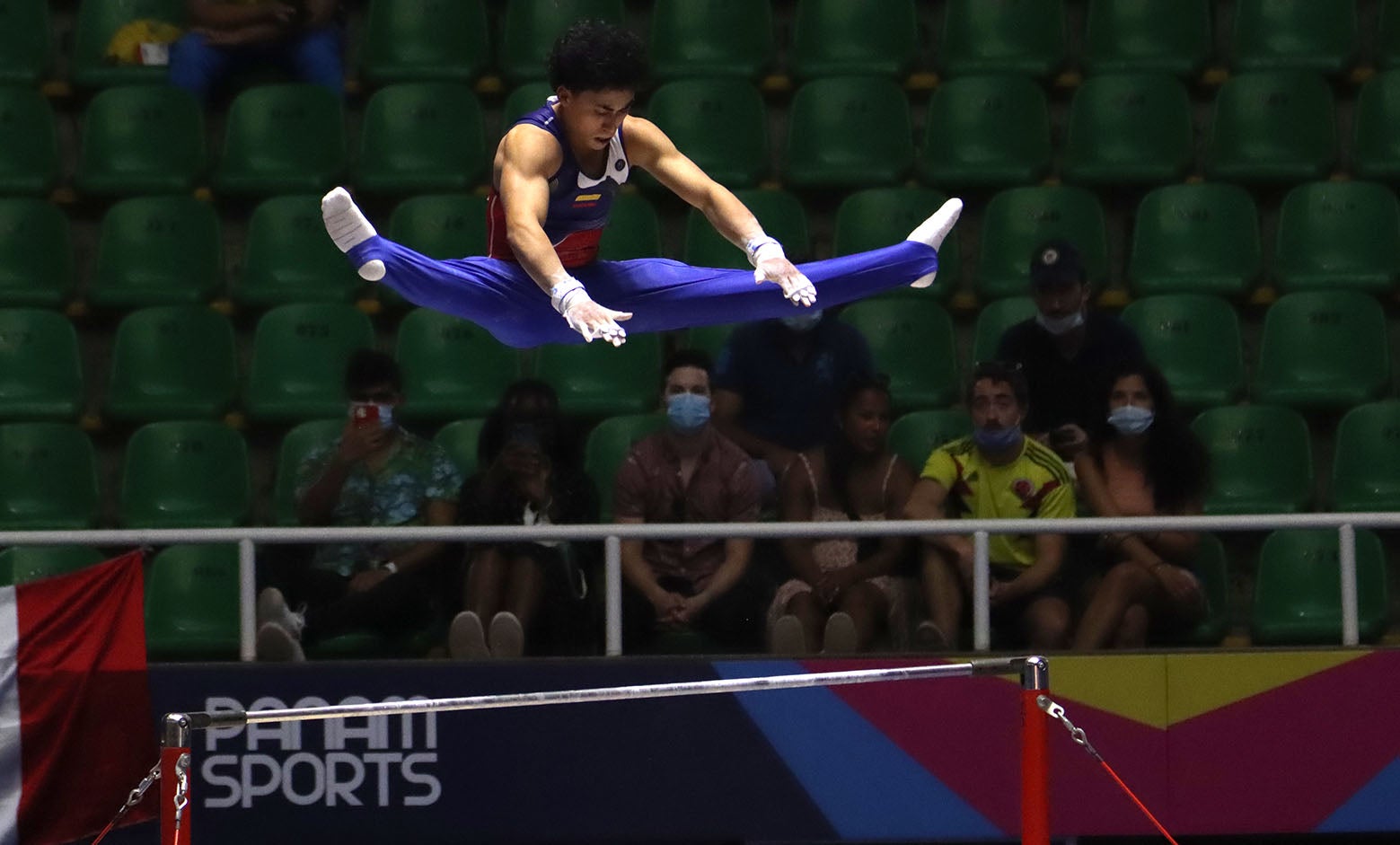 Gimnasia artística por equipos
