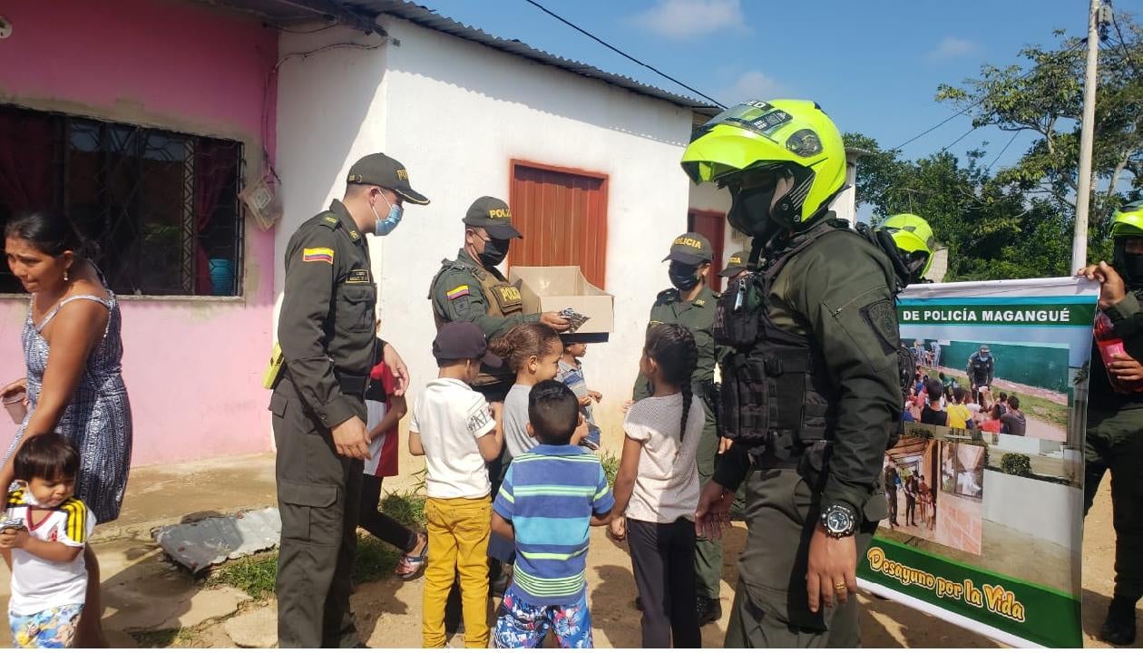 Fueron más de 150 sándwiches y jugos