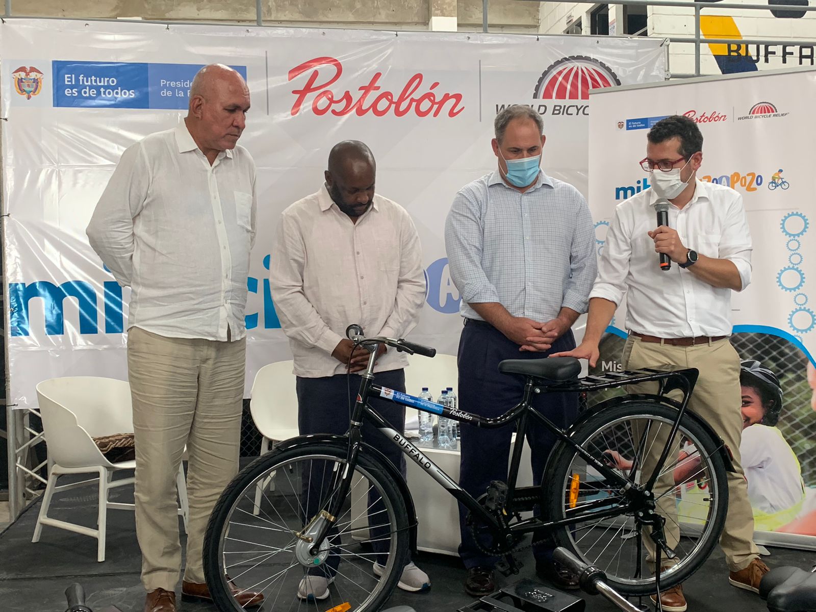 Postobon, Alto Comisionado para La Paz y World Bicycle Relief firman convenio para facilitar acceso a la educación en Colombia