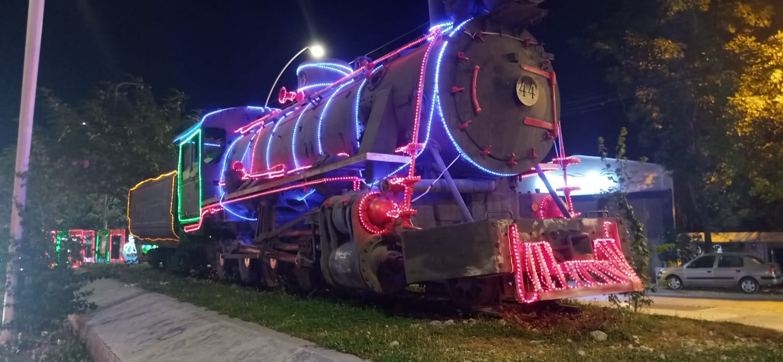 los espacios turísticos por excelencia se iluminaron para llenar de amor la historia samaria