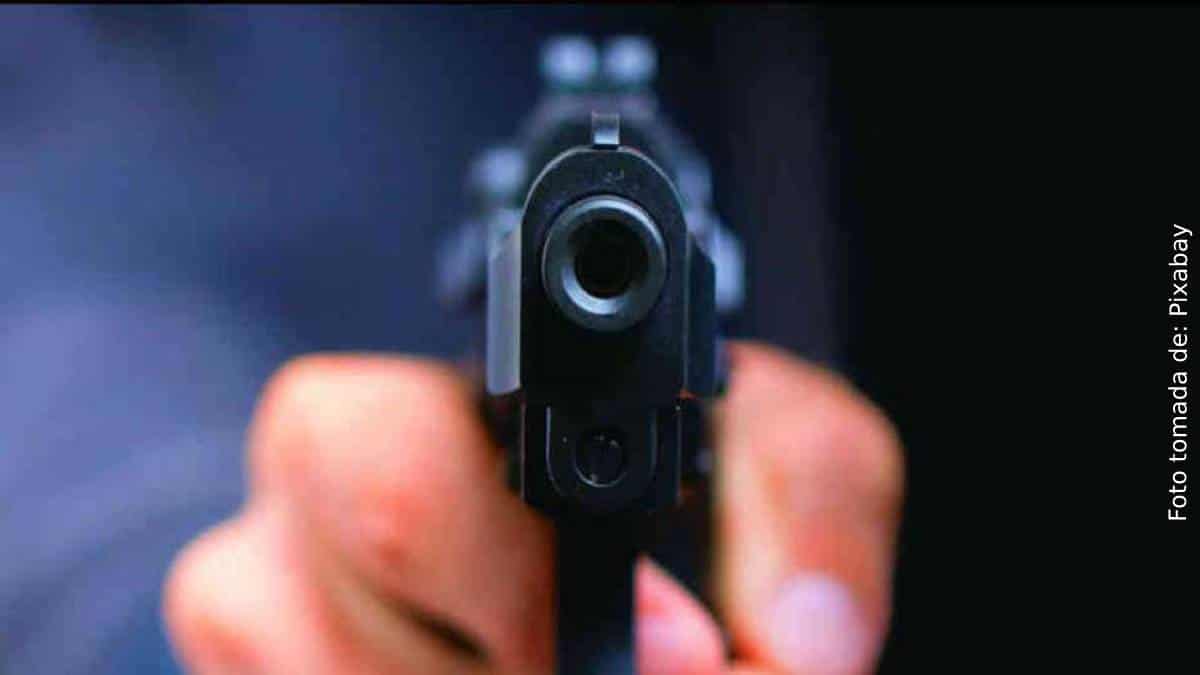 El cadáver fue hallado a un costado de la casa