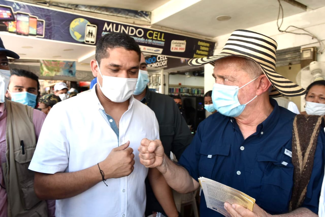 El ex presidente Álvaro Uribe en su visita a Santa Marta