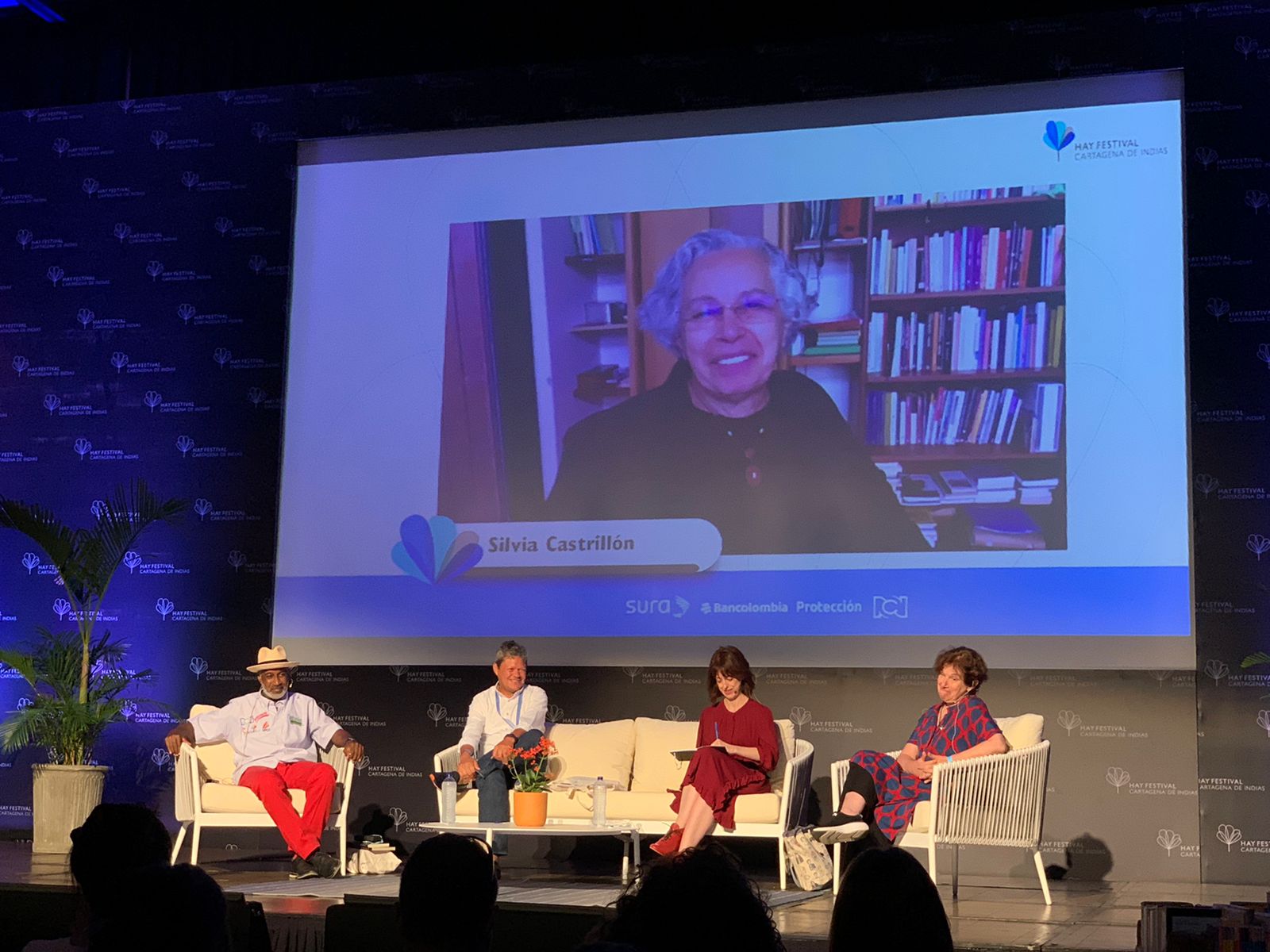 Conversatorio sobre la importancia de las bibliotecas en Colombia y América Latina.