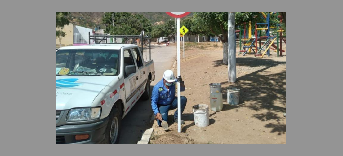 También se han instalado este tipo de elementos en las zonas escolares.
