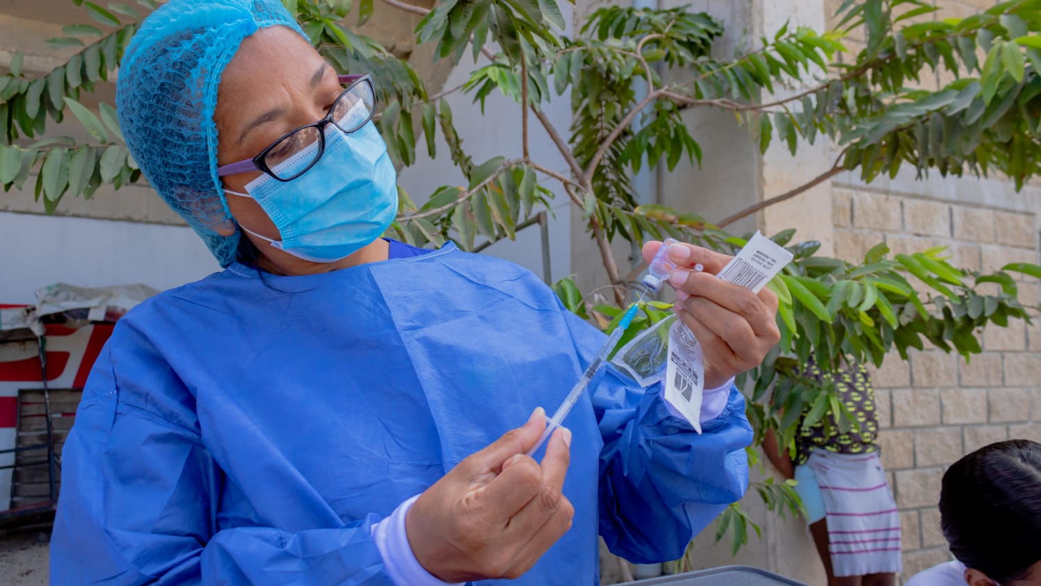 Hay escases de vacunas AstraZeneca en Cartagena