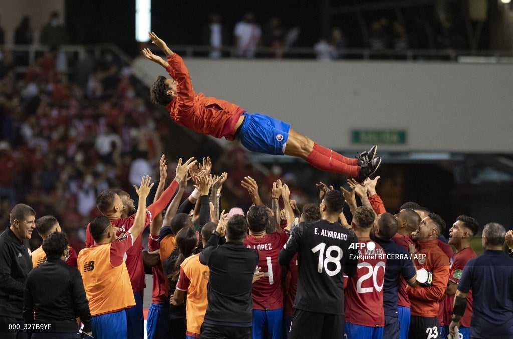 Celebración de Costa Rica luego de conseguir su boleto al repechaje.