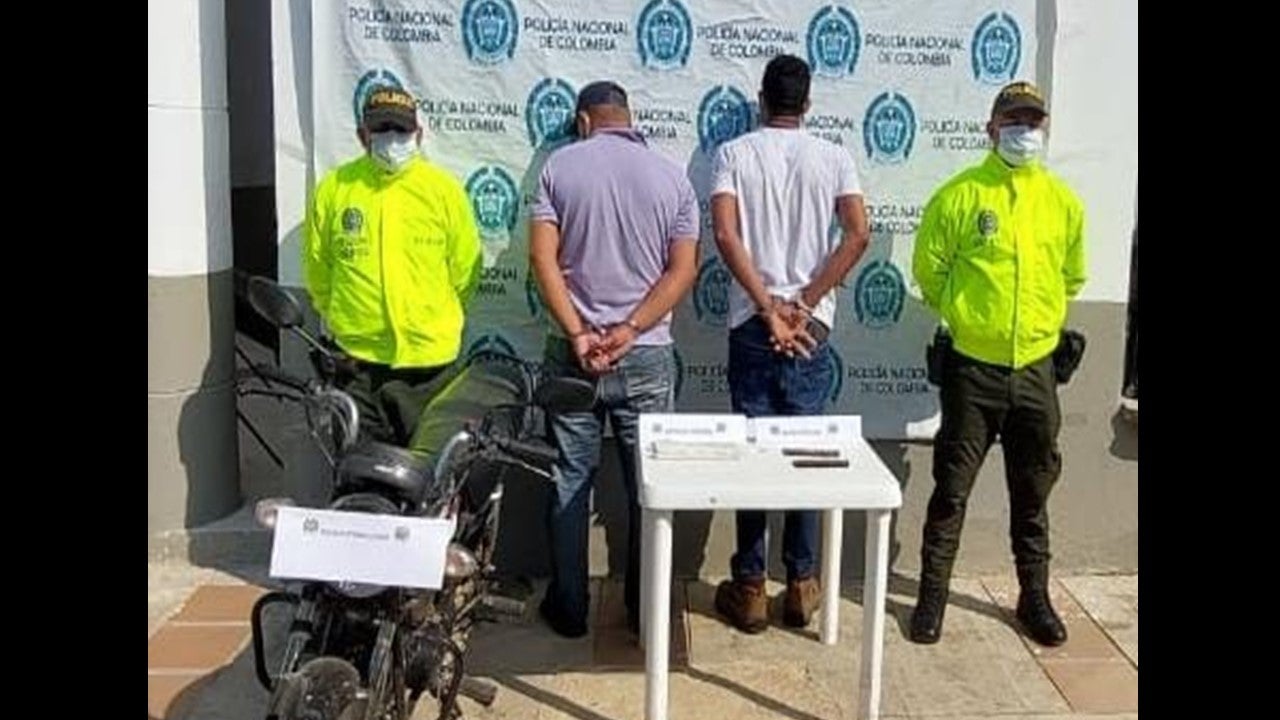 Les hallaron dos barras de explosivos Indugel y treinta cartuchos para fusil calibre 5.56