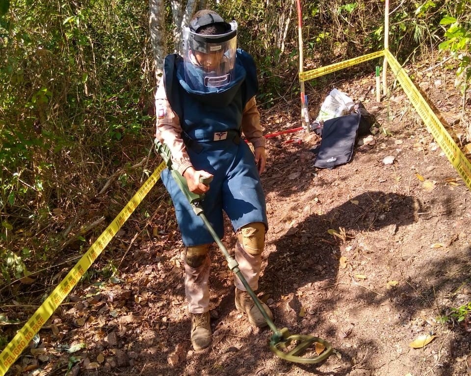 Rastreo de minas antipersonas