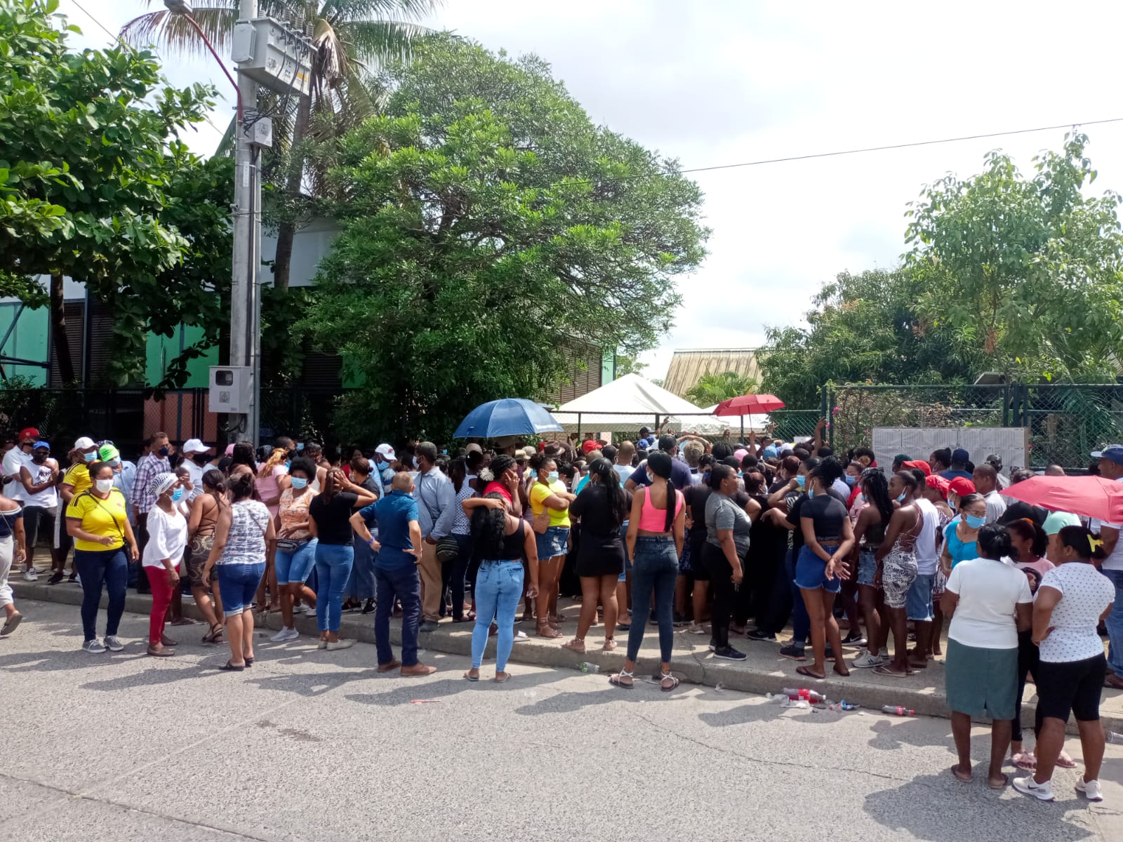 Puesto de votación en Las Palmeras