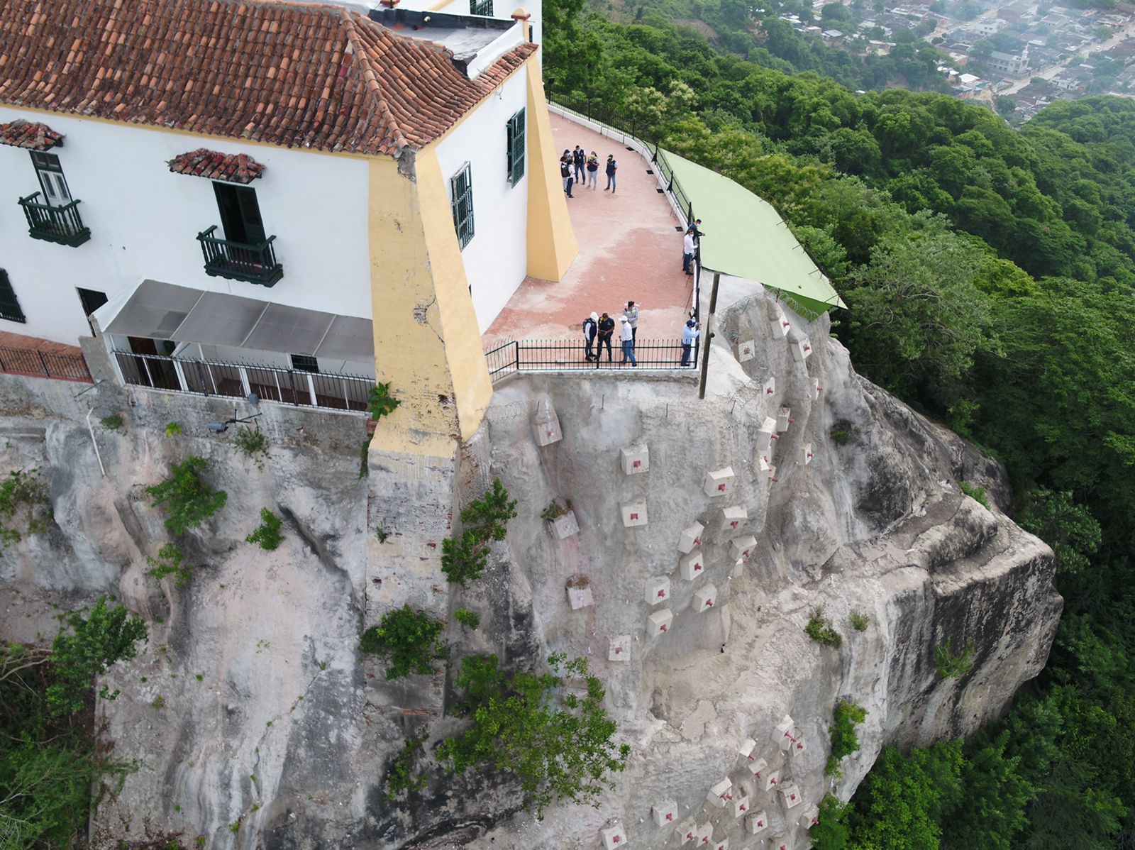 Salto del Cabrón, Pie de La Popa