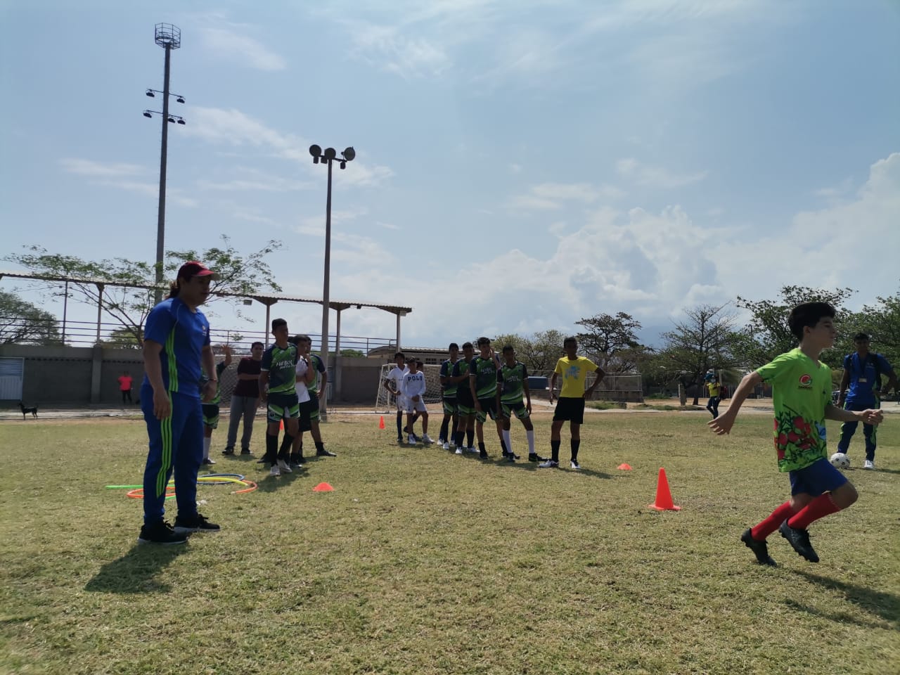 180 niños del proyecto fútbol por la paz retornaron a las canchas