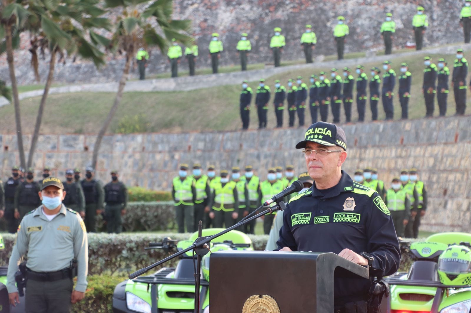 El general Vargas anunciando la extradición de alias Otoniel a Estados Unidos