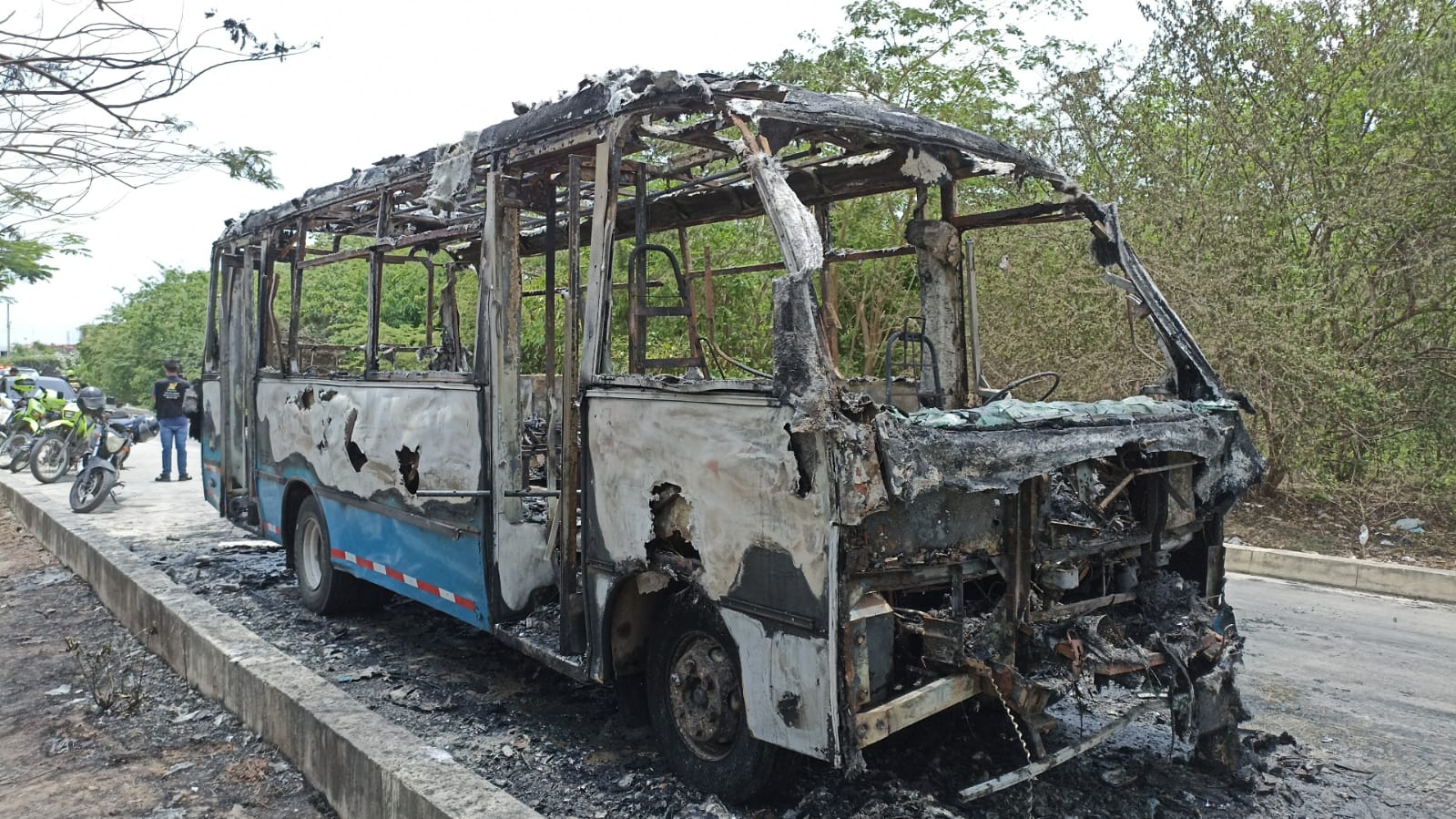 Bus de la empresa Alianza Sodis incinerado.