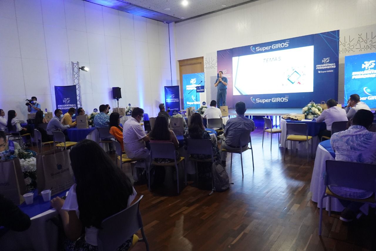 ”El periodista colombiano es destacado por su calidad profesional”: Javier Hernández, el “cantante” del gol desde Barranquilla