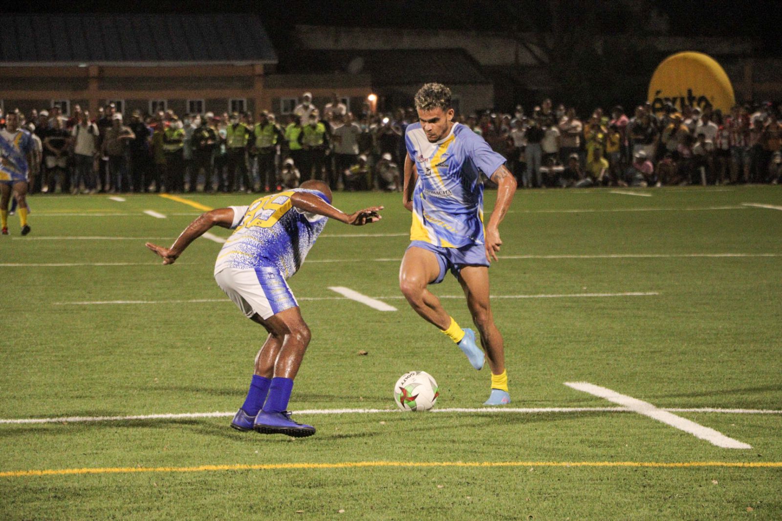 El jugador deleitó a los visitantes en medio de un partido amistoso