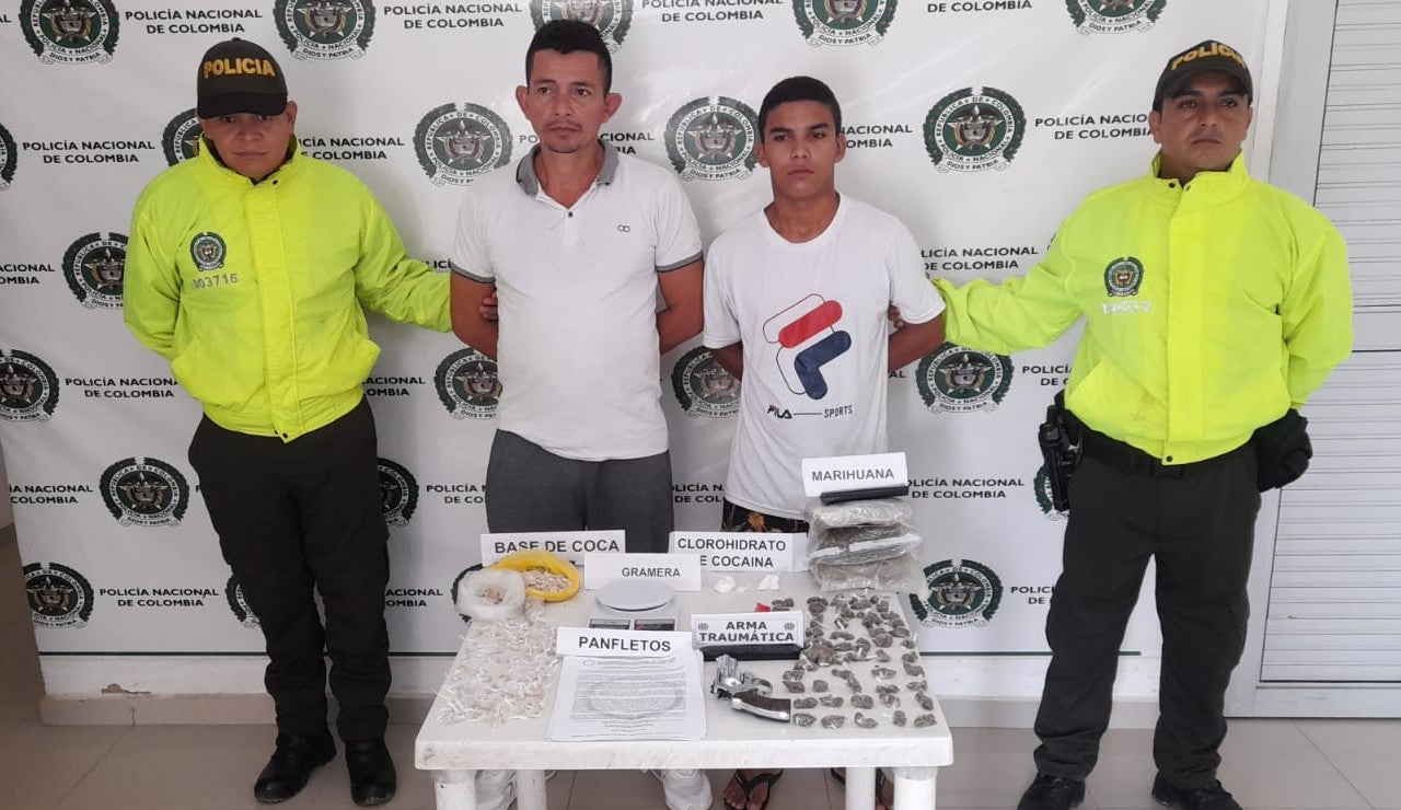 Jhonatan Andrés Villalba de Oro, de 20 años, alias Cejas, y Luis Alfredo Castañeda Macias, de 38 años, alias Santos.