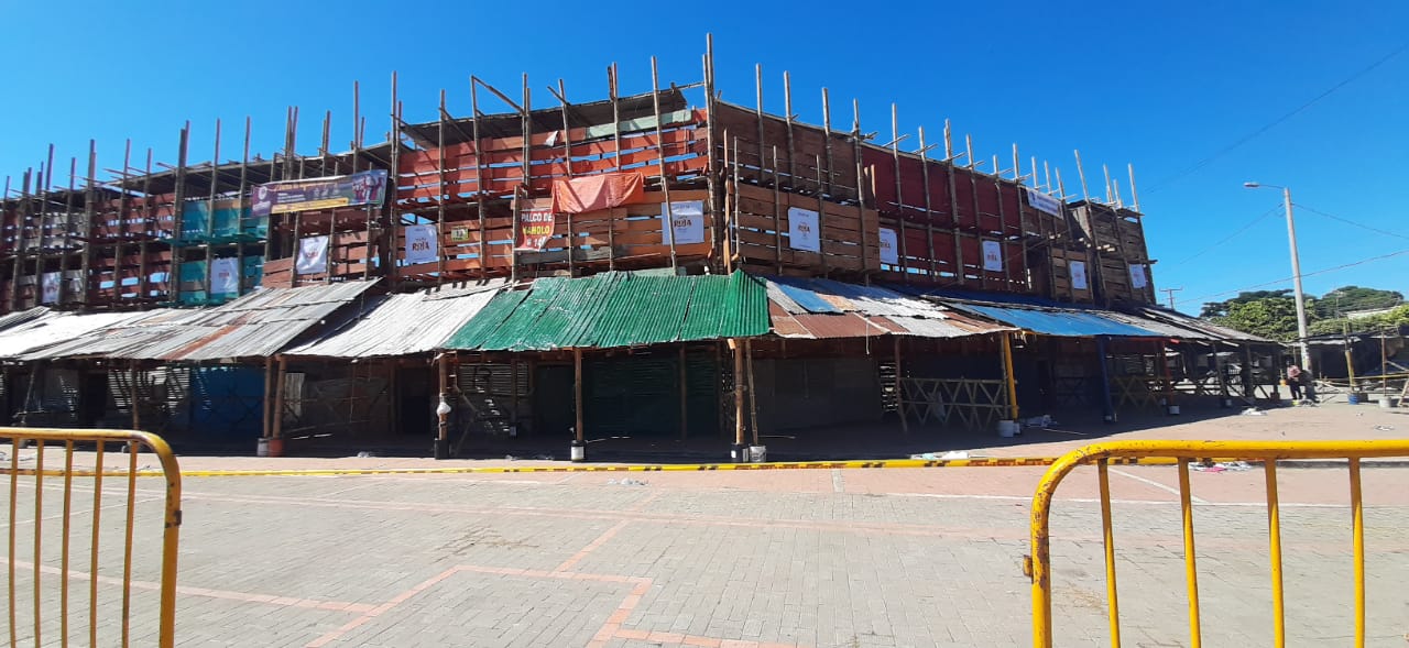 Gradas colapsadas en El Espinal