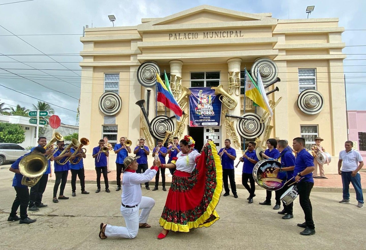 Iniciò el Festival Nacional del Porro