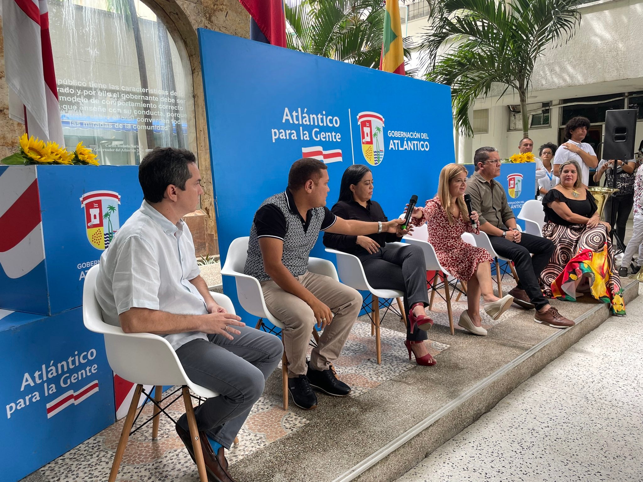 Rueda de prensa en la Gobernación del Atlántico.
