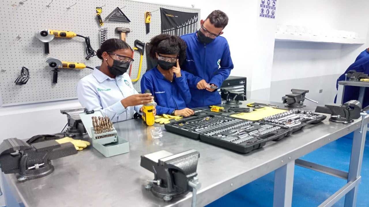 Estudiantes en sus ambientes de práctica