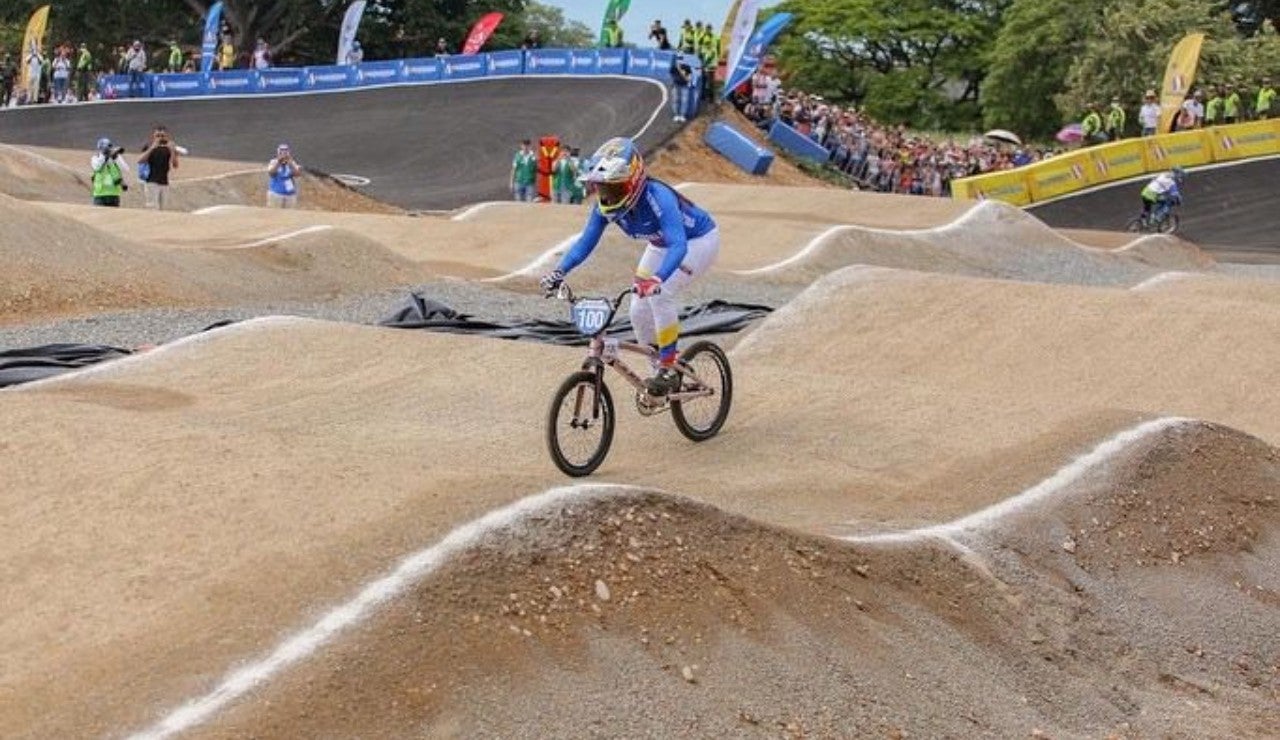 Mariana Pajón en la pista BMX del barrio Villa Dariana de Valledupar.