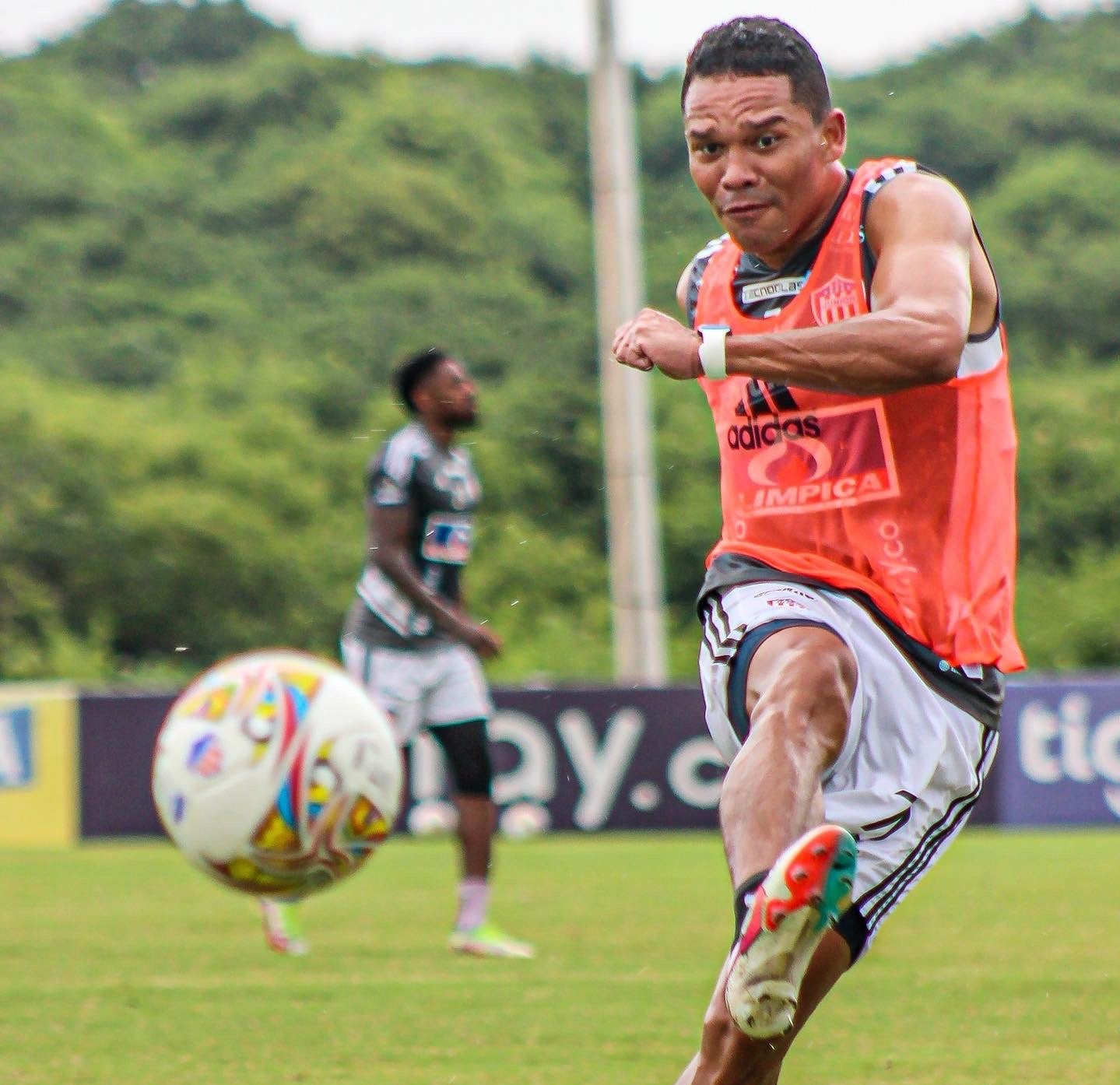 CARLOS BACCA PATEANDO 3