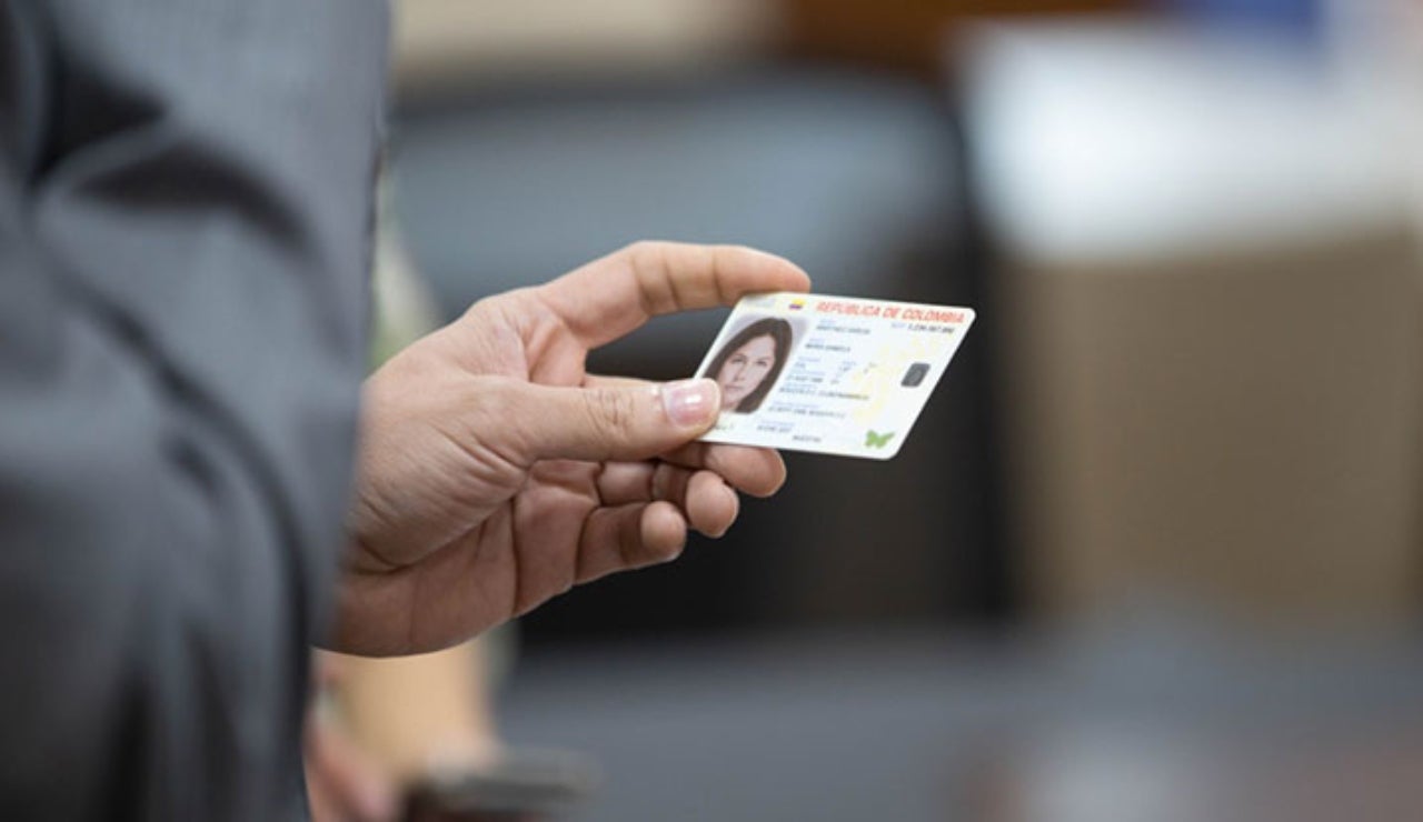 FALSOS TRAMITADORES CÉDULA