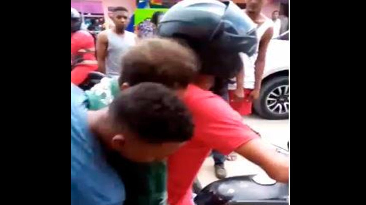 El hombre fue auxiliado pero al llegar al CAP del barrio ya estaba muerto