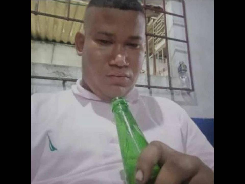 Carlos David Hernández Pineda, de 22 años de edad. Asesinado.