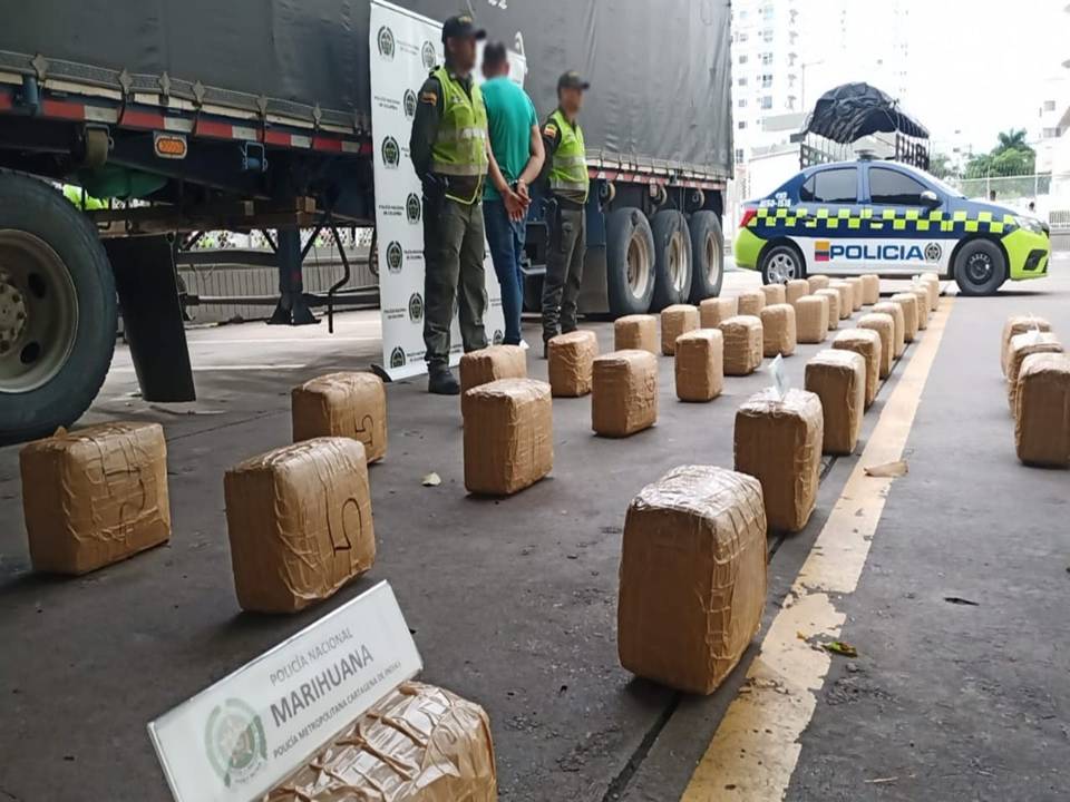 En total fueron incautados 330 kilos de marihuana