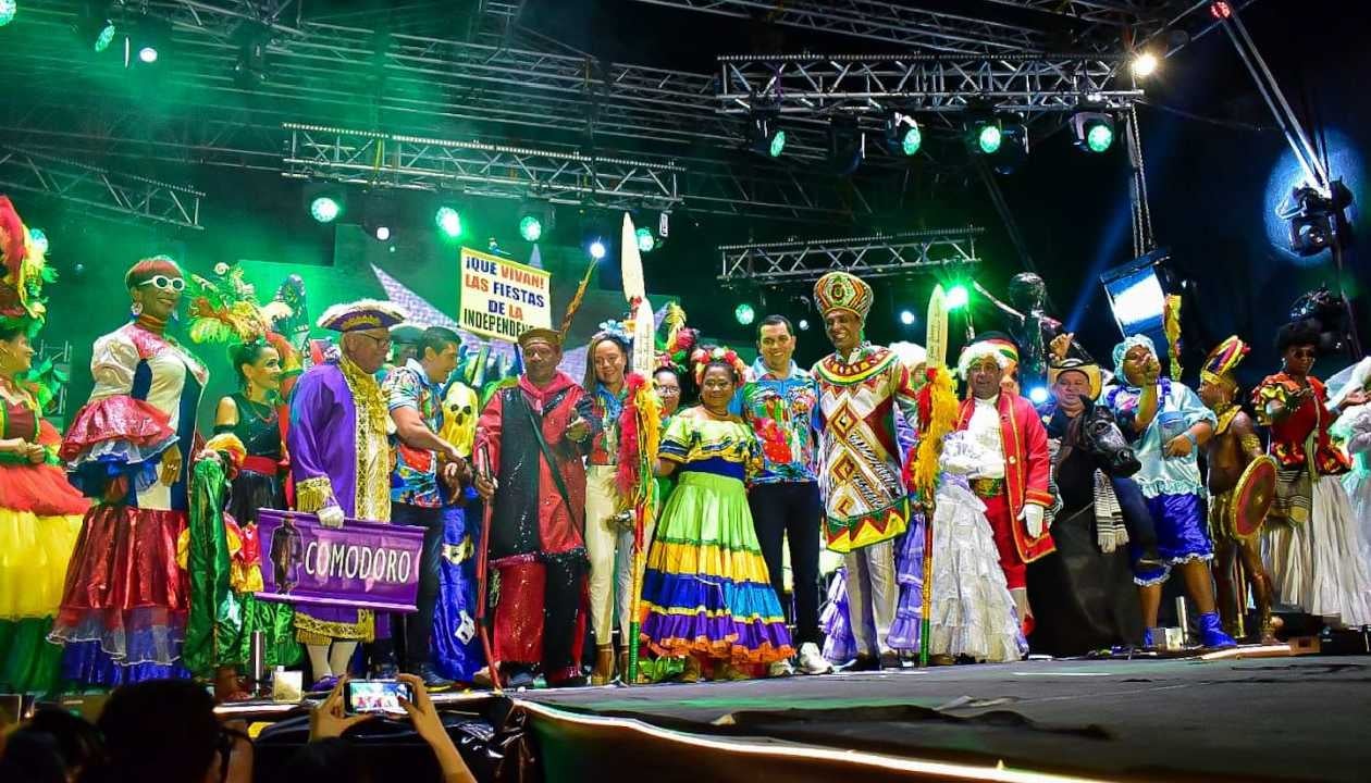 Con Belleza, música, folclor, lanceros y cultura, empezaron las fiestas