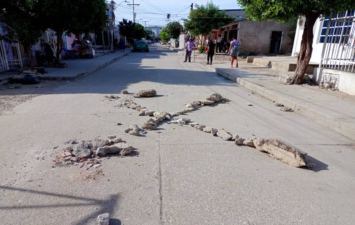 La rara amenaza fue colocada ente la noche del domingo y madrugada del lunes