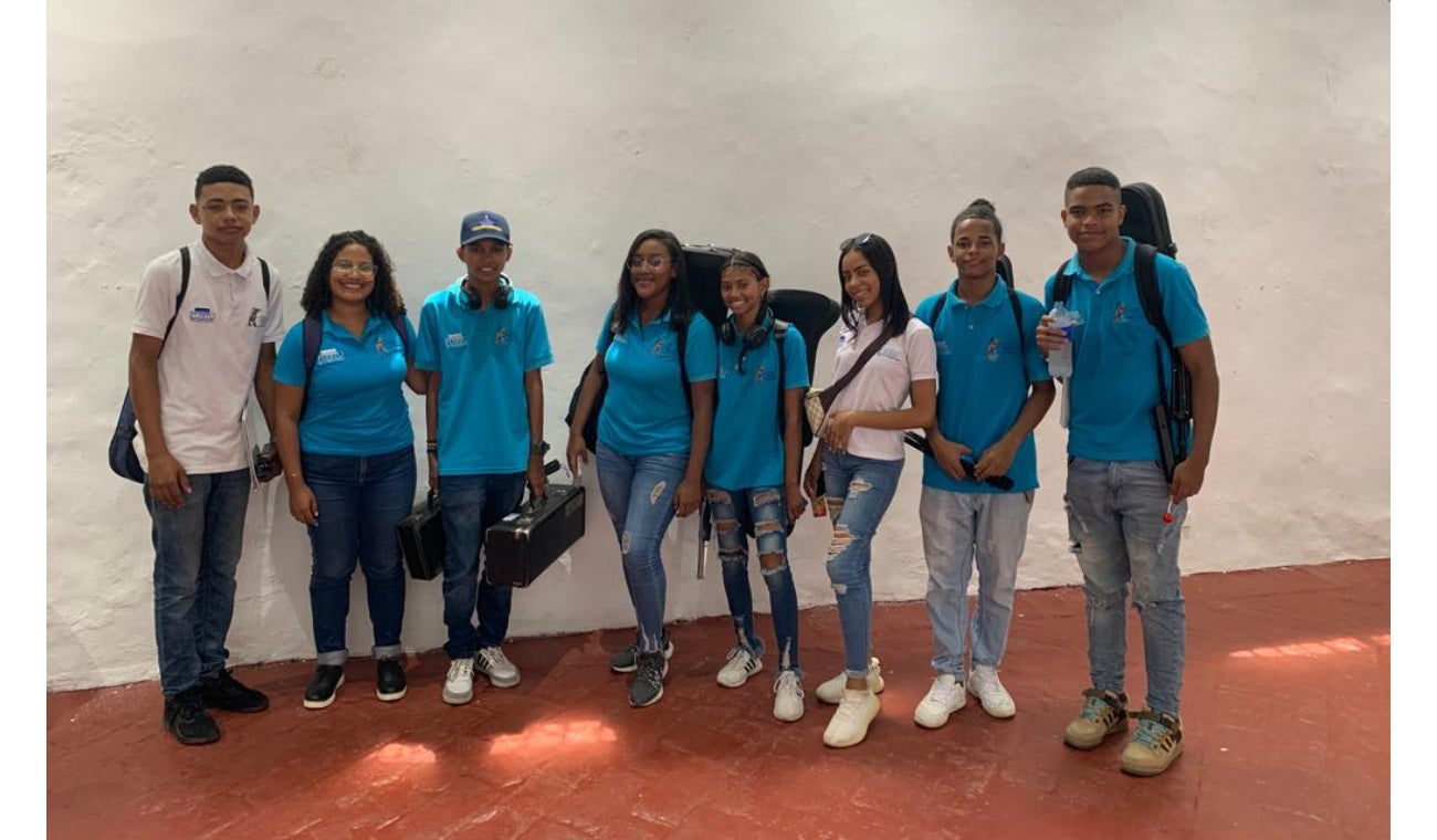 Jóvenes del programa Escuela de Música Puerto Azul