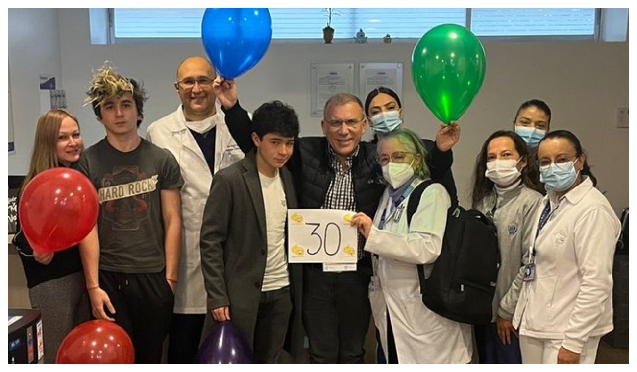 Roy Barreras celebra haber terminado la primera fase de quimioterapias