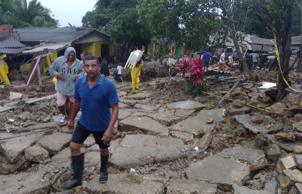 Más de 80 familias fueron reubicadas en planteles educativos