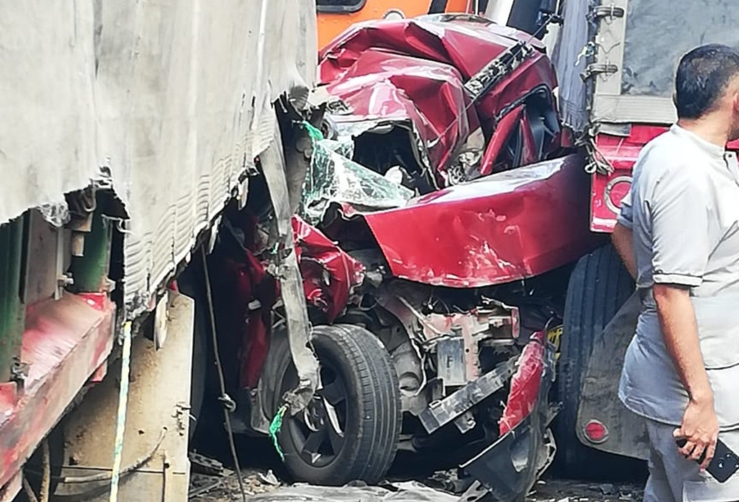 En el lugar se encuentran las autoridades pertinentes para realizar las investigaciones.