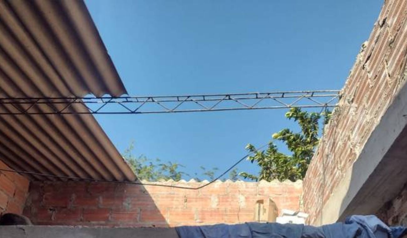 A varias casas les afectó el techo y electrodomésticos