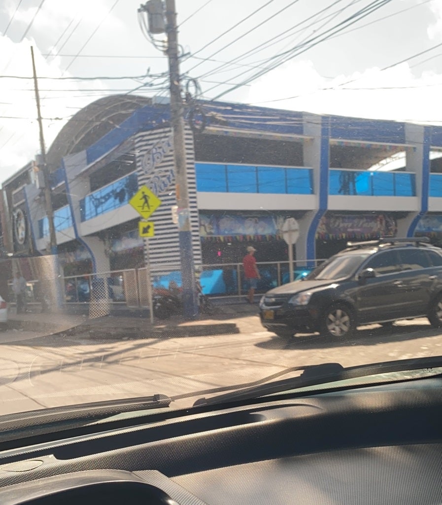 Lugar donde fue abandono el artefacto explosivo.