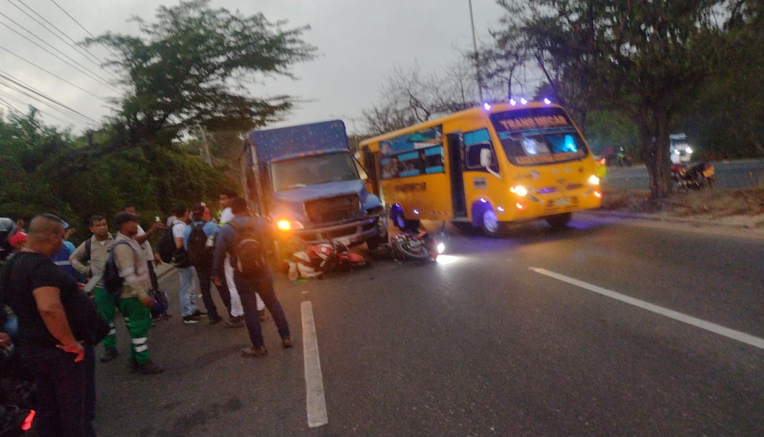 Siete personas heridas luego de aparatoso accidente en Via Oriental