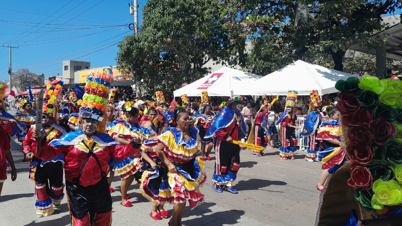14 mil hacedores desfilaron por la Vía 40